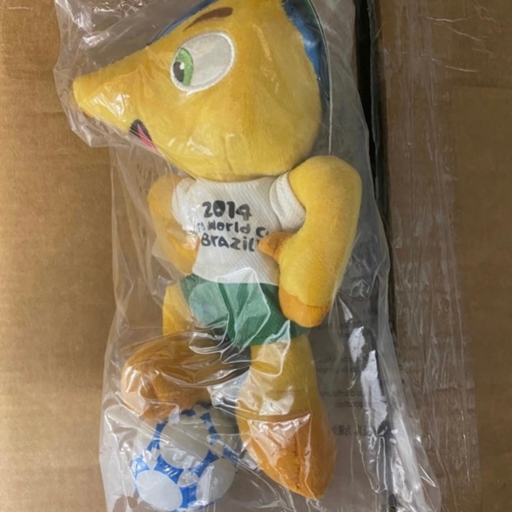 Soccer World Cup 2014 Plush Mascot Fuleco Soccer Mascot Plush New Sealed